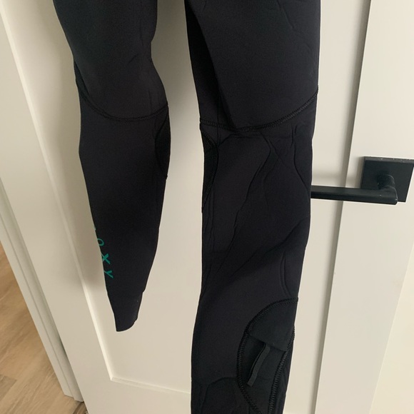 Roxy size 6 3/2 syncro wetsuit - Picture 6 of 7